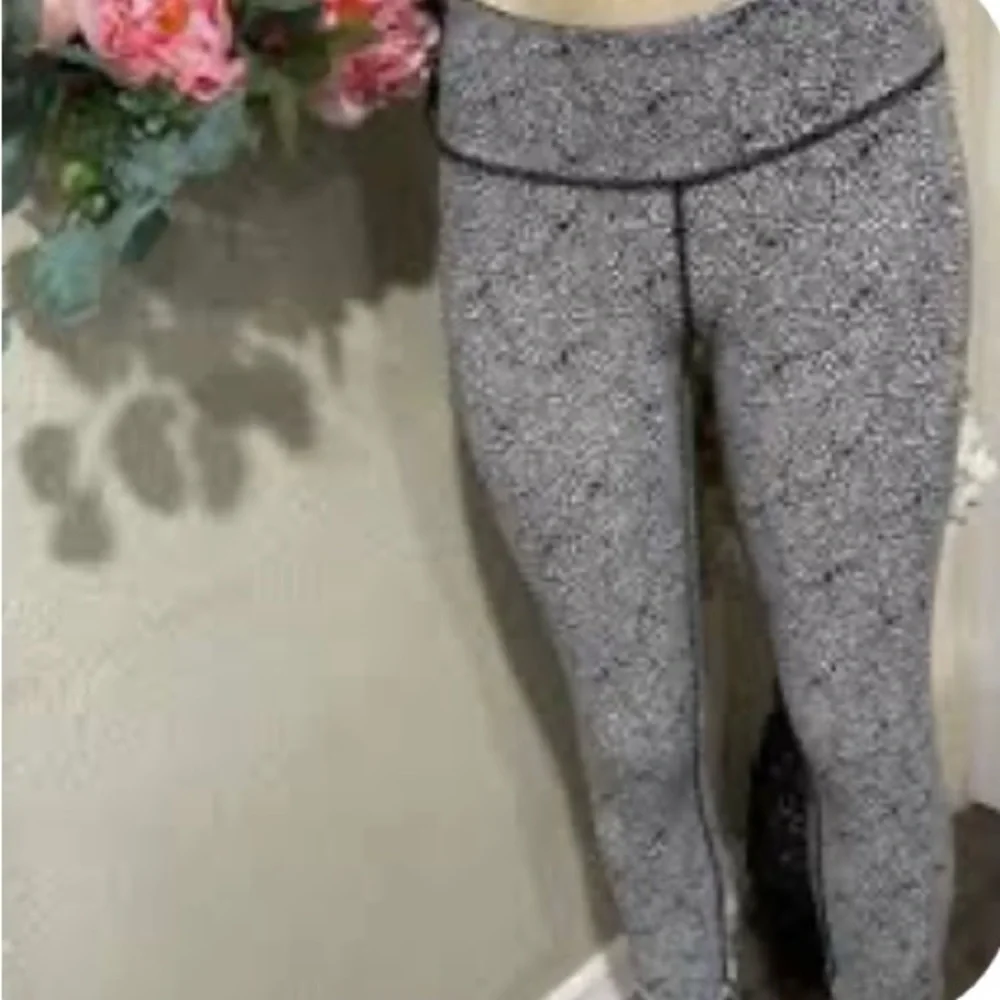 Lululemon Athletica Size 4